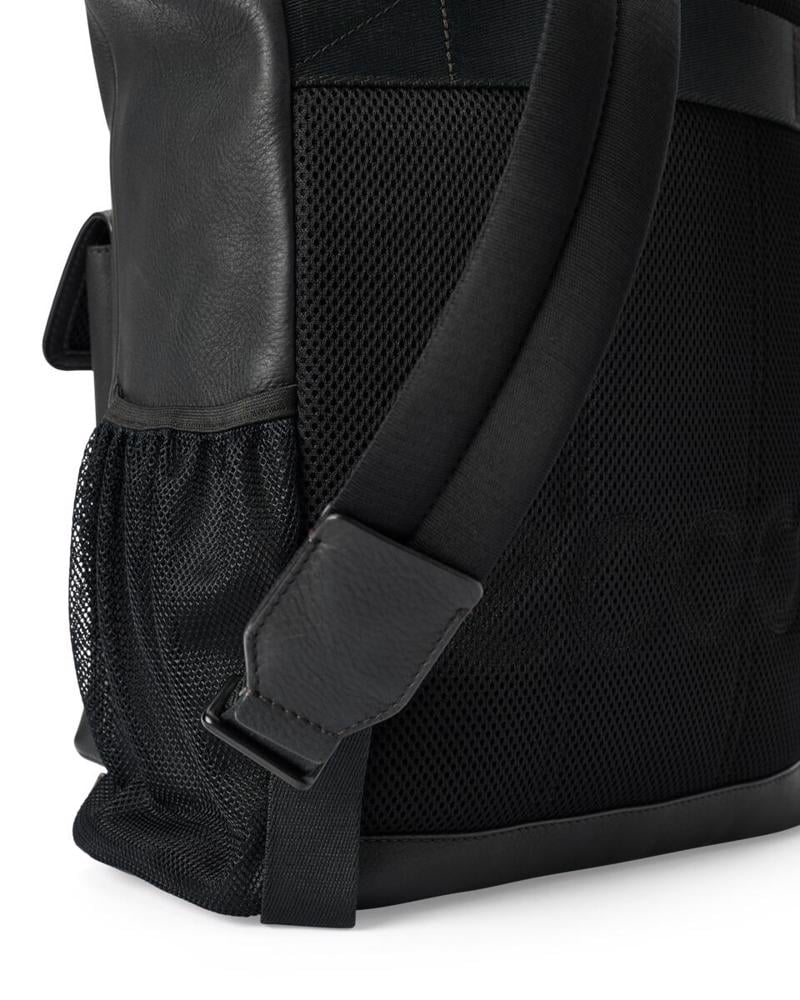 Black ECCO Square Pack Trapeze
